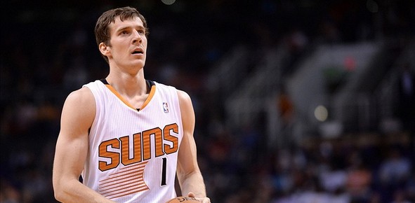 小蜜蜂主帅：尊重维萨的选择；这个夏窗球队转会工作不理想（小蜜蜂主帅：理解维萨决定，坦言今夏引援不尽如人意）