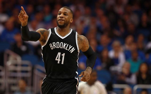 NBA焦点战：篮网客场逆转雄鹿,（NBA重磅对决：篮网客场逆转击败雄鹿）