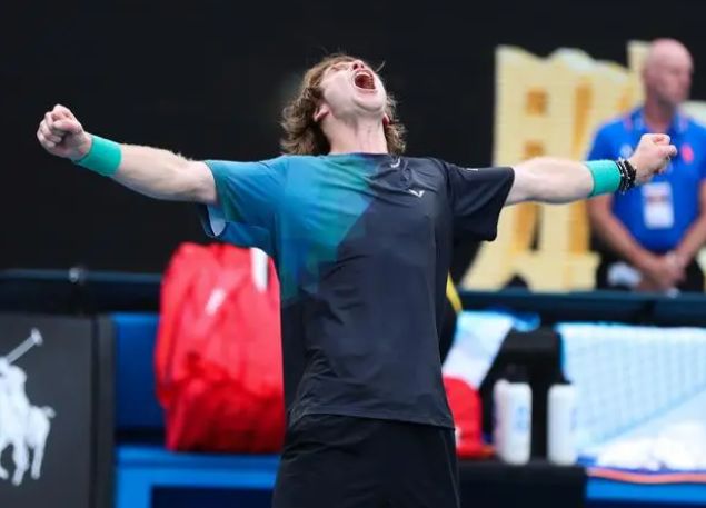 靠近持球人 靠近持球人